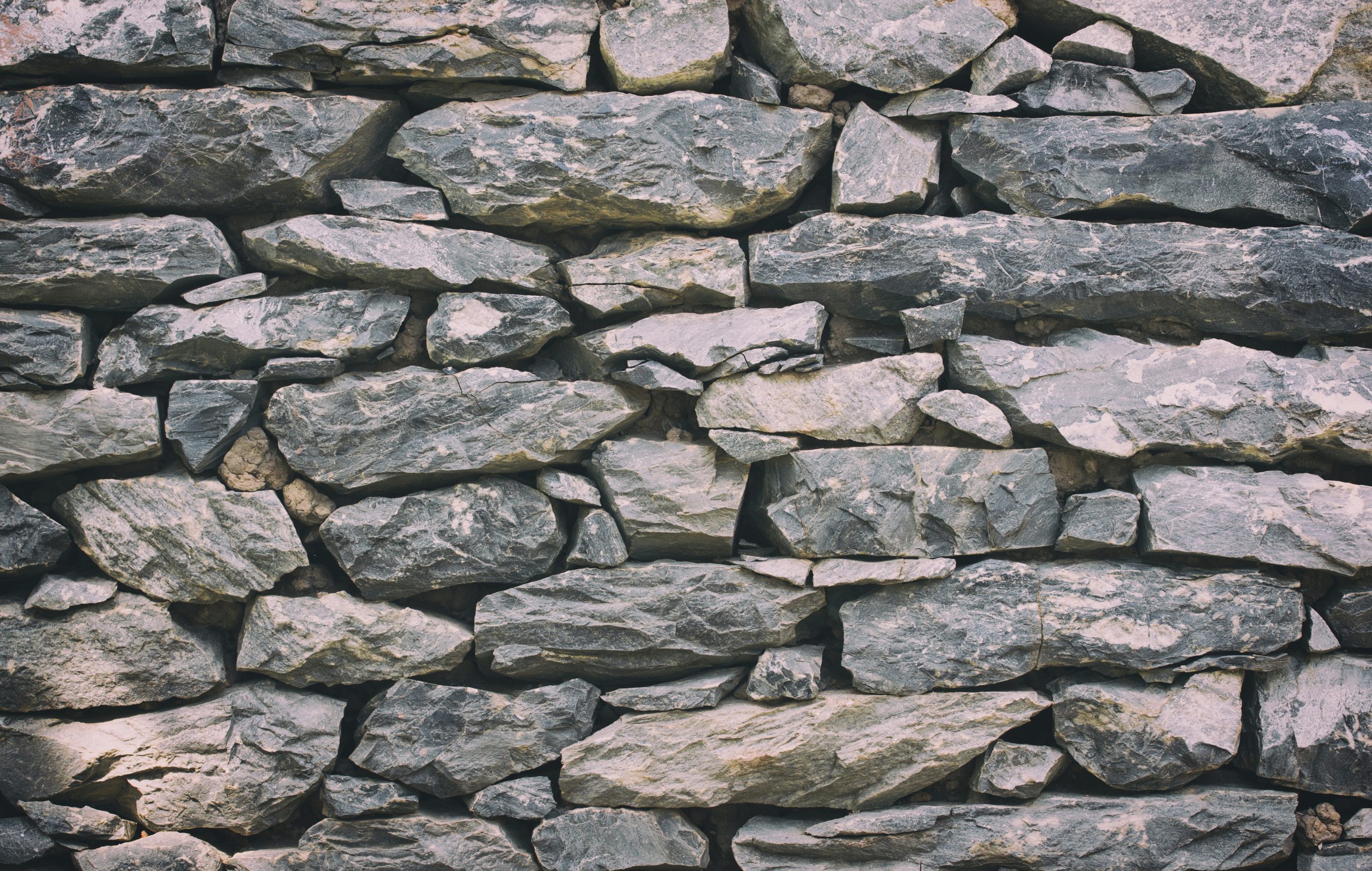 Dinding Batu Alam